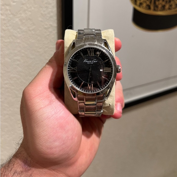 Kenneth Cole Watch - Picture 1 of 2